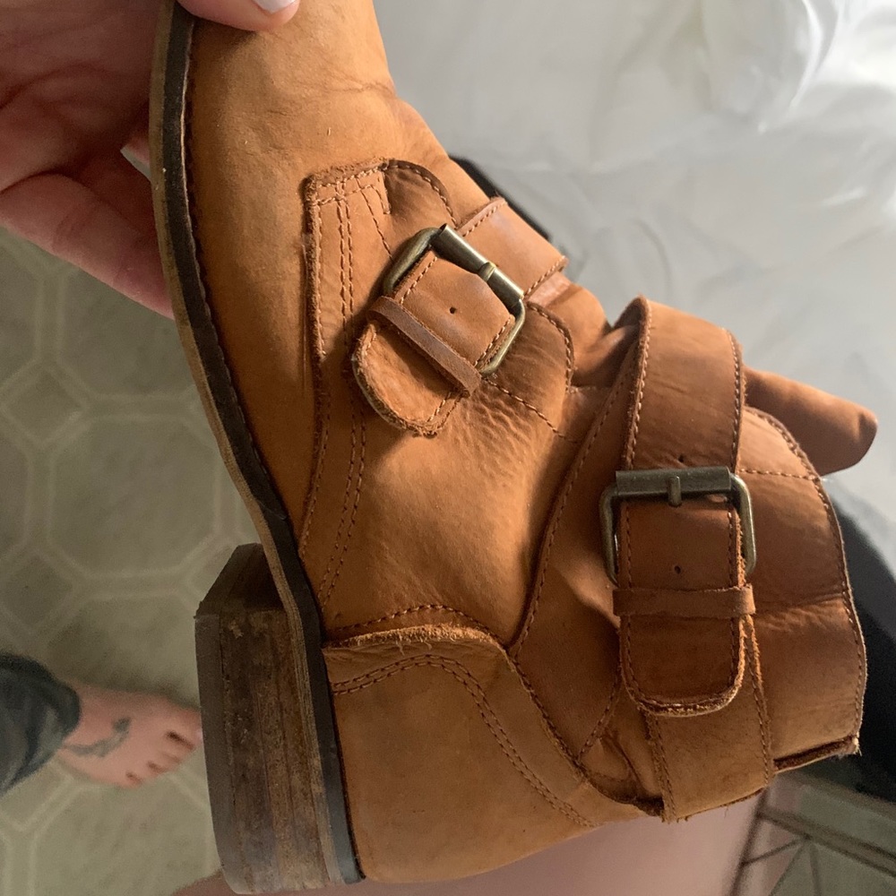 Cognac booties